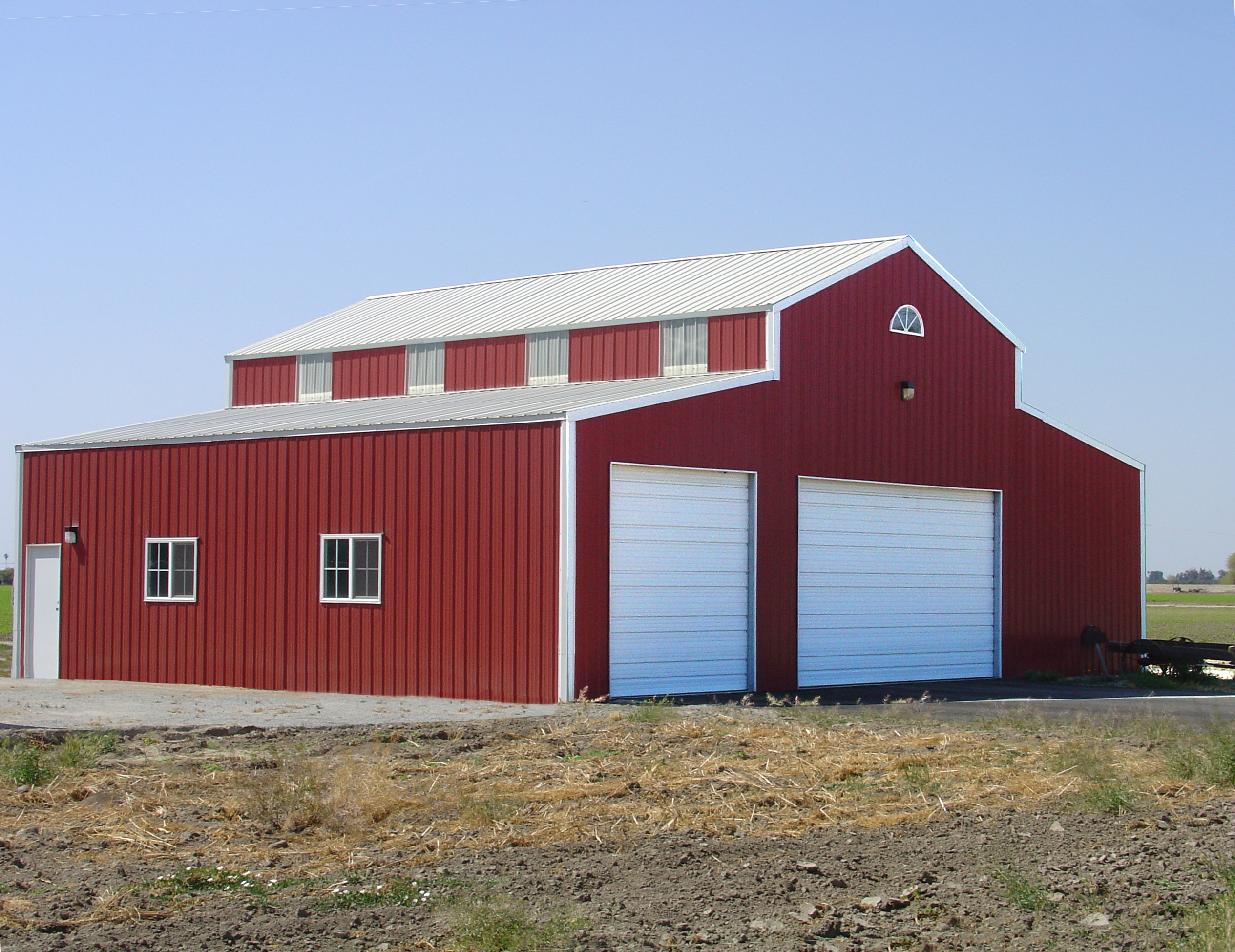 Exterior_Barn_Garage_Workshop_ColonialRed_RegalWhite_USSB_1