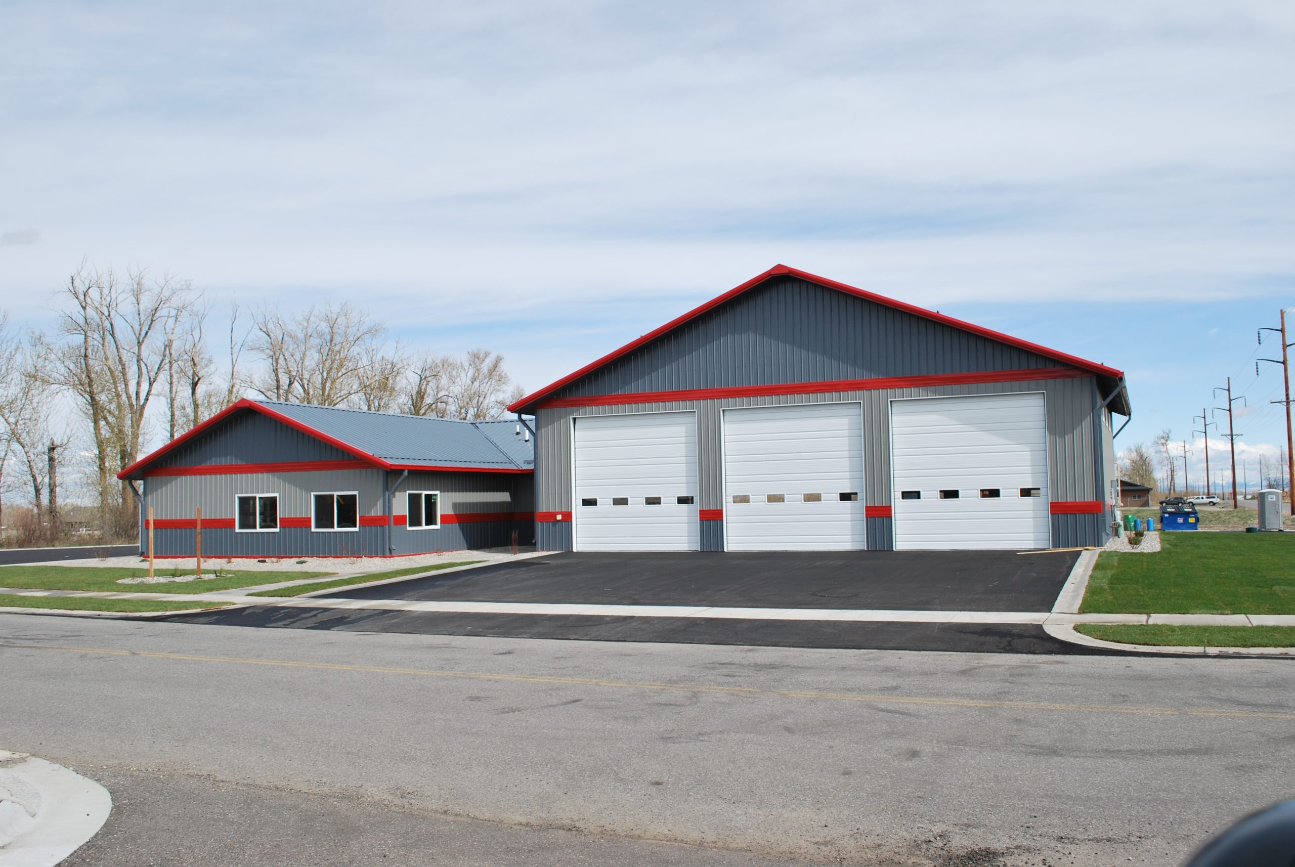 Exterior_Commercial_SlateGray_Charcoal_UTNT Fire Station Bozemand MT_3