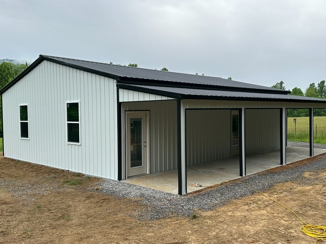 Barn_Workshop_Vertical_Pinnacle_BrilliantWhite_Black_42x40_5